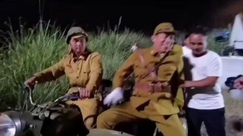 吃瓜大佐图片,网络红人的崛起与争议