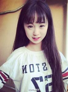 快手美女吃瓜图片,快手美女演绎夏日美食风情