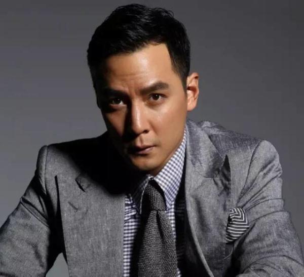 吴彦祖吃瓜路人图片大全,捕捉明星与路人的趣味互动