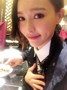 瓜哥吃瓜重庆情侣自拍,重庆情侣自拍，甜蜜瞬间尽收眼底